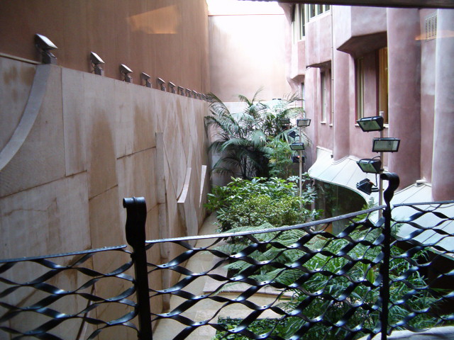 618x457 pixels (128K)