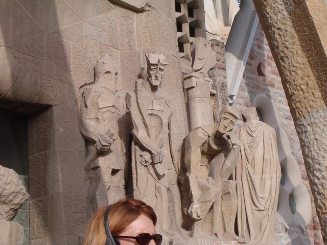 618x457 pixels (122K)