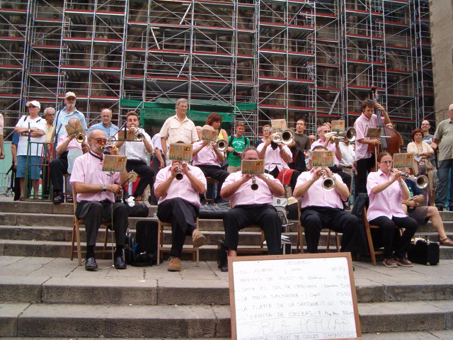 618x457 pixels (129K)