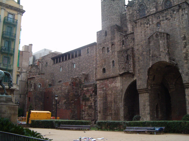 618x457 pixels (121K)