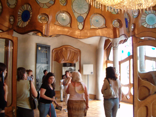 618x457 pixels (128K)