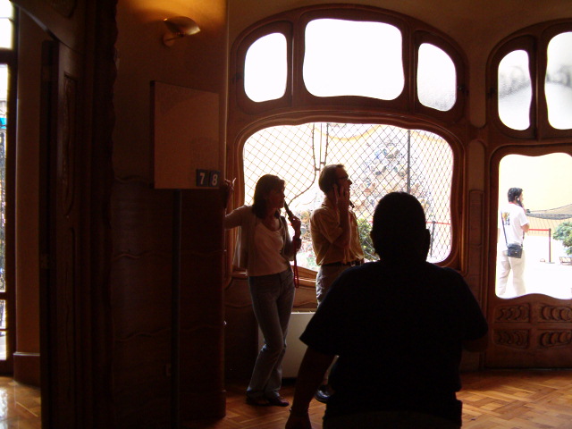 618x457 pixels (104K)