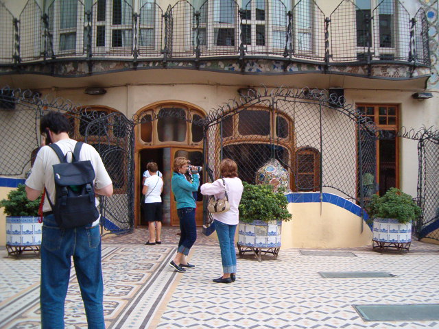 618x457 pixels (129K)