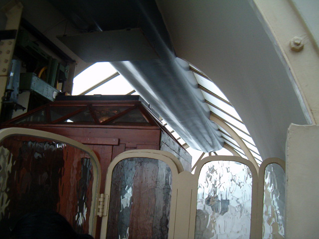 618x457 pixels (114K)