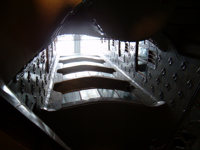 618x457 pixels (106K)