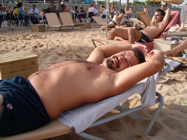 618x457 pixels (125K)