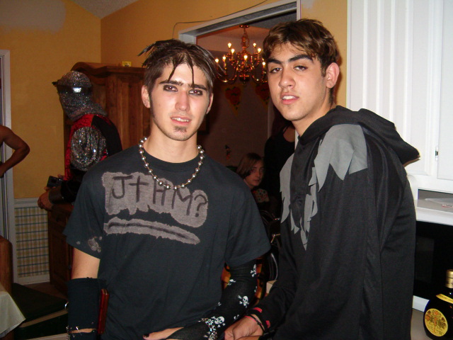 618x457 pixels (120K)