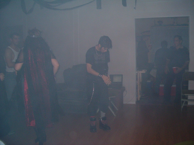 618x457 pixels (107K)