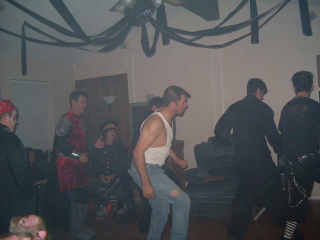 618x457 pixels (113K)