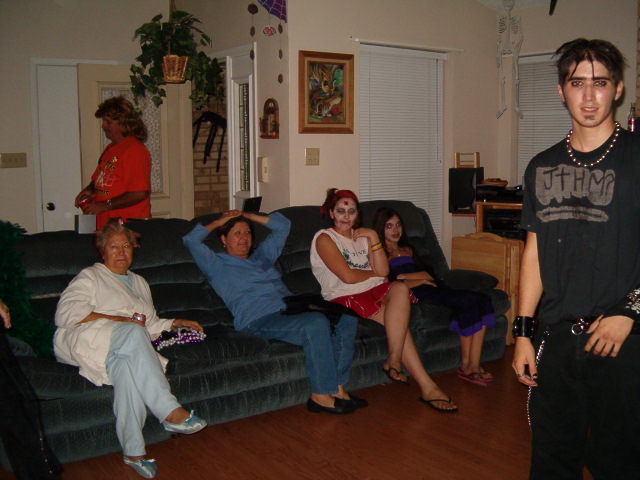 618x457 pixels (115K)