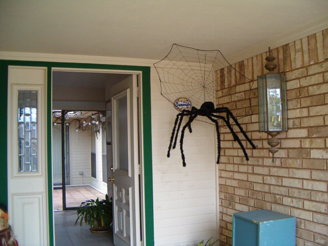 618x457 pixels (107K)