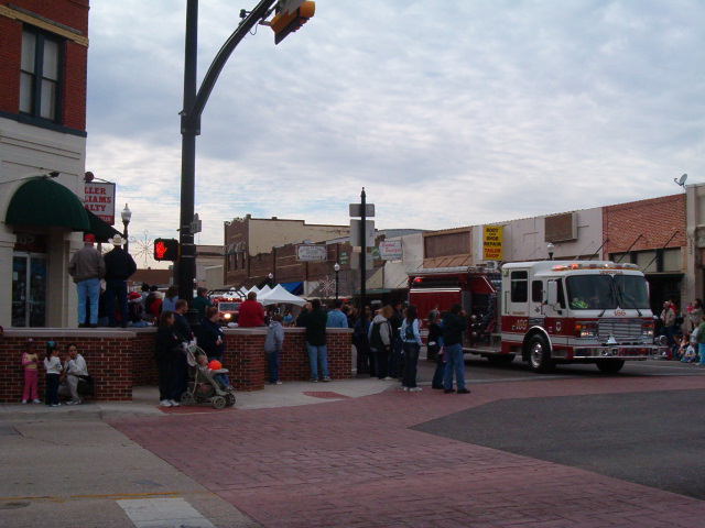 618x457 pixels (123K)