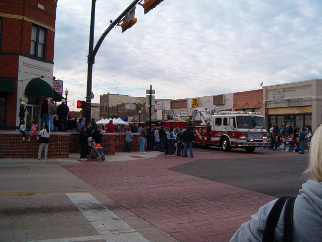 618x457 pixels (128K)