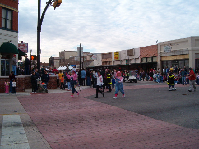 618x457 pixels (122K)