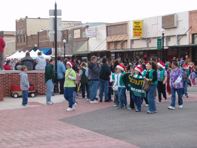 618x457 pixels (128K)