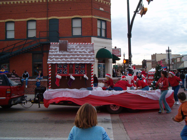 618x457 pixels (133K)