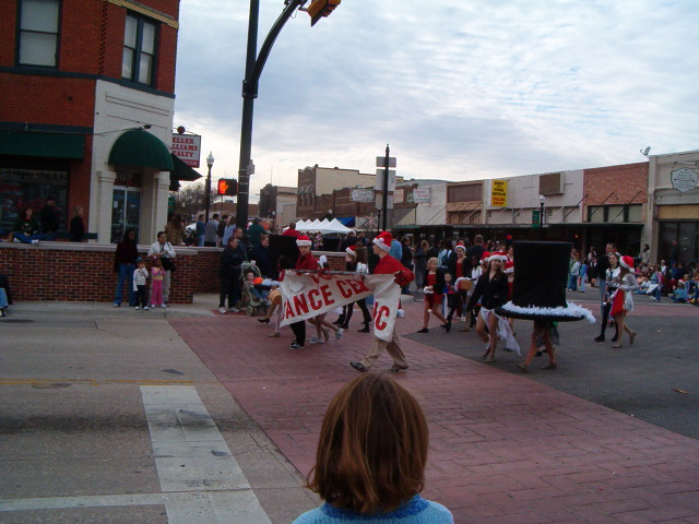 618x457 pixels (126K)