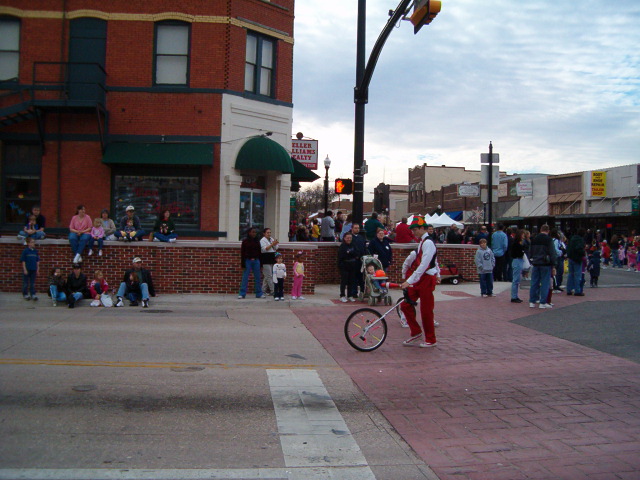 618x457 pixels (124K)