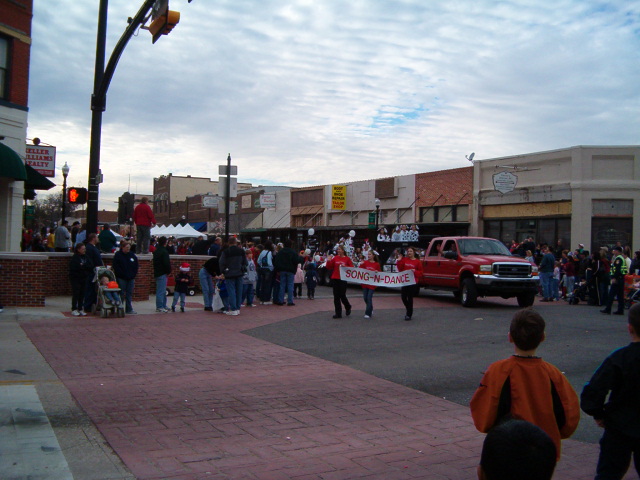 618x457 pixels (129K)