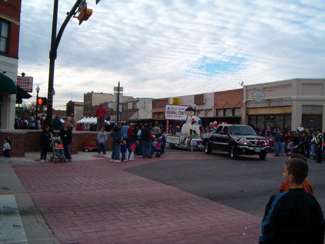 618x457 pixels (128K)