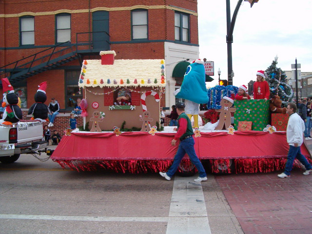 618x457 pixels (132K)