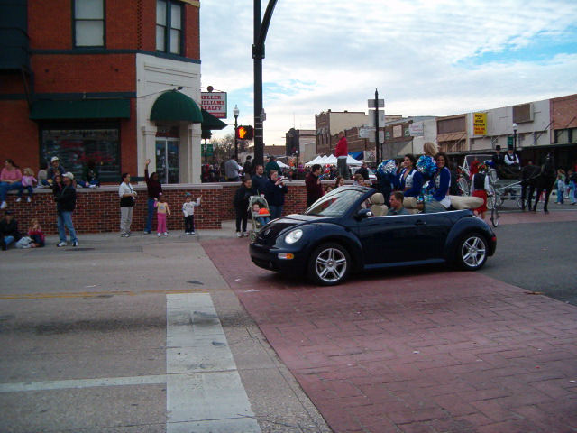 618x457 pixels (125K)