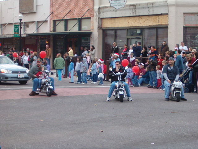 618x457 pixels (128K)