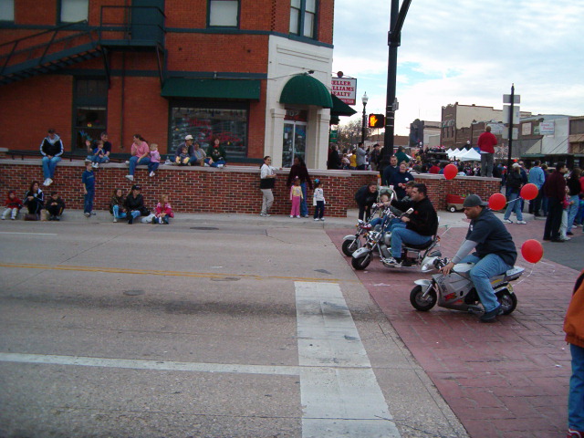 618x457 pixels (129K)