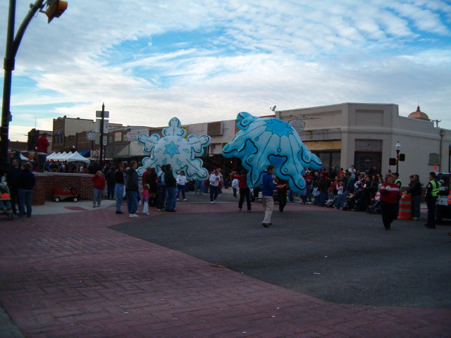 618x457 pixels (128K)