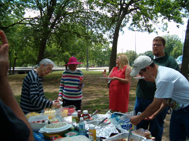 618x457 pixels (127K)