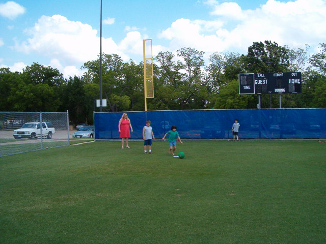 618x457 pixels (112K)