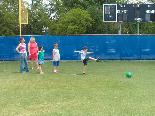 618x457 pixels (126K)