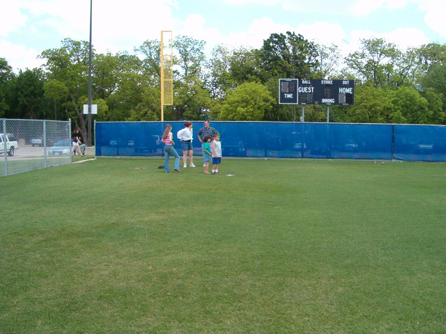 618x457 pixels (117K)