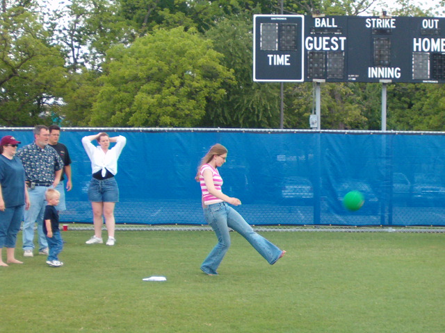 618x457 pixels (143K)