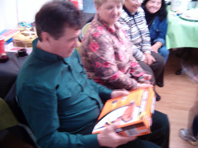 618x457 pixels (135K)