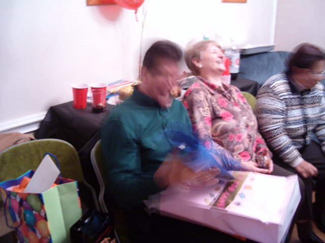 618x457 pixels (125K)