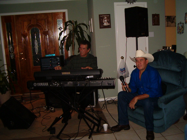 618x457 pixels (114K)