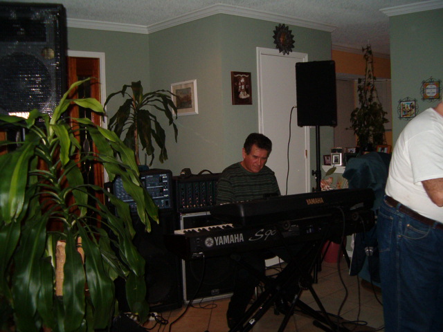 618x457 pixels (111K)