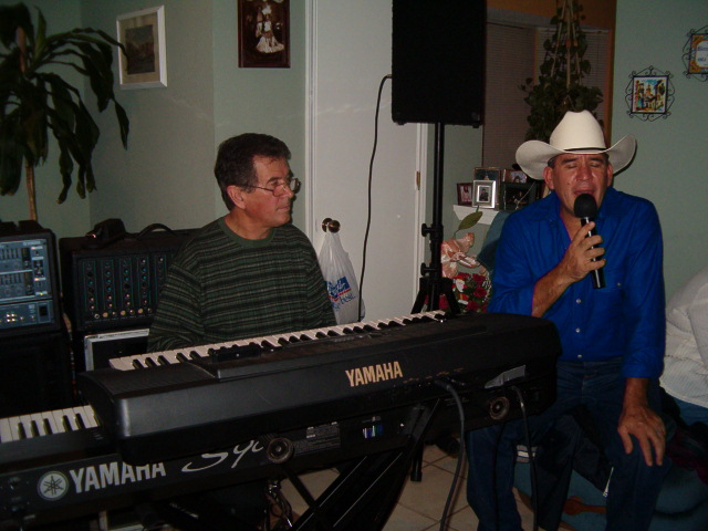 618x457 pixels (137K)