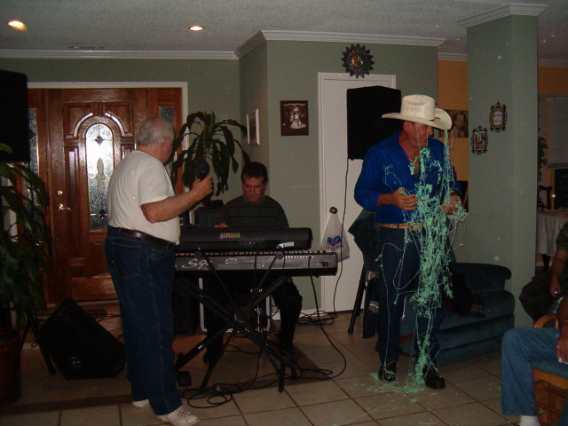 618x457 pixels (110K)