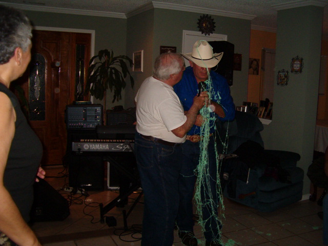 618x457 pixels (107K)