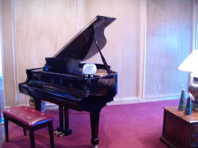 618x457 pixels (125K)