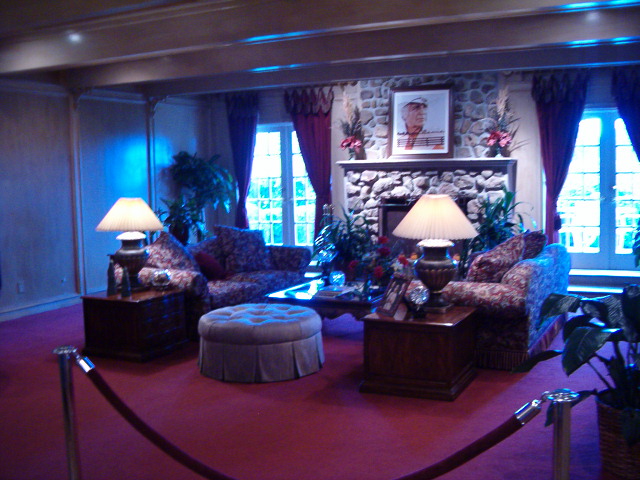 618x457 pixels (131K)