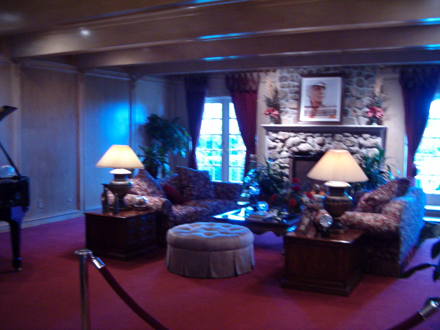 618x457 pixels (128K)