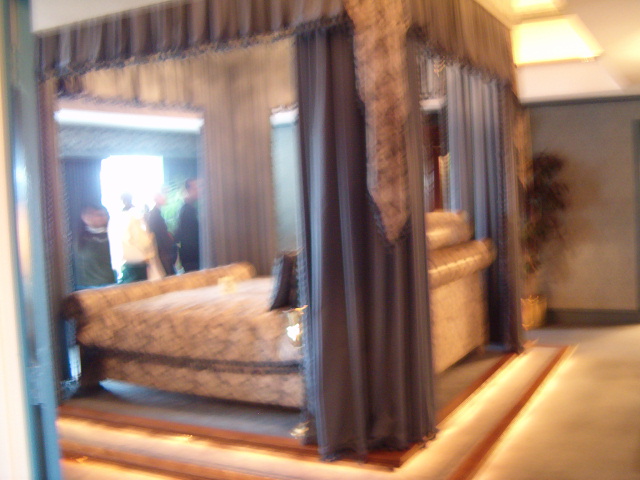 618x457 pixels (122K)