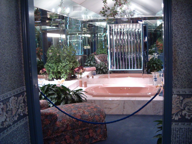 618x457 pixels (120K)