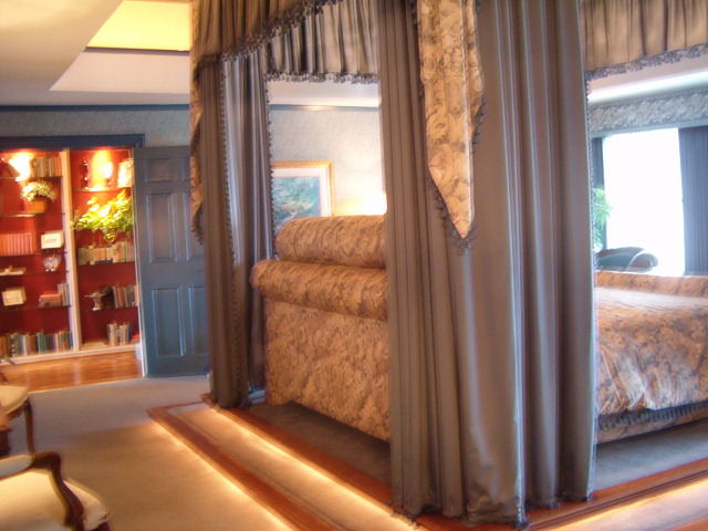 618x457 pixels (118K)