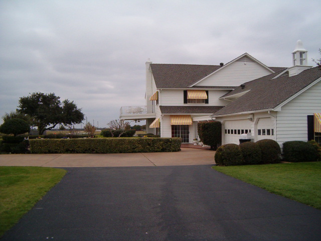 618x457 pixels (107K)