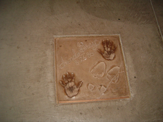 618x457 pixels (117K)