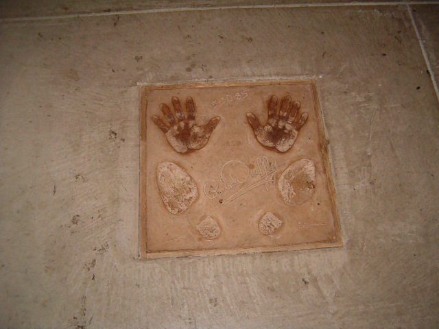 618x457 pixels (112K)